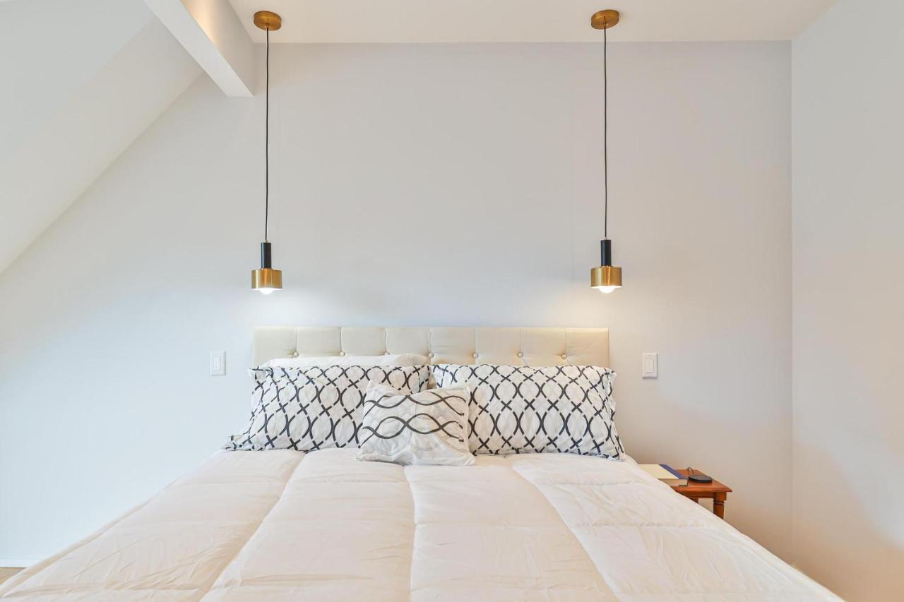 New Modern 1400 Sq Ft Coach House Near Everything Toronto Kültér fotó