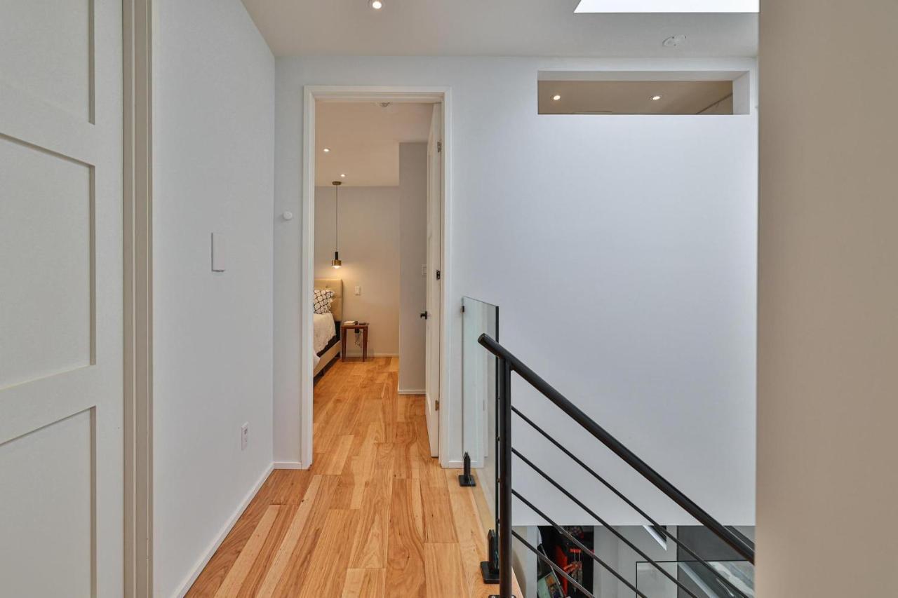 New Modern 1400 Sq Ft Coach House Near Everything Toronto Kültér fotó